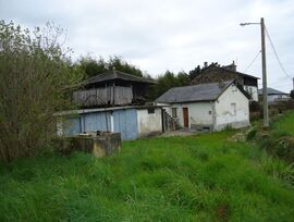 Excelente situación. Frente a Villa Excelsior.  Casa a rehabilitar con finca edificable para tres viviendas unifamiliares