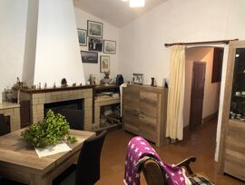 HISTORICA CASA  TRADICIONAL DE PUEBLO EN EL CENTRO  DE CABRILS