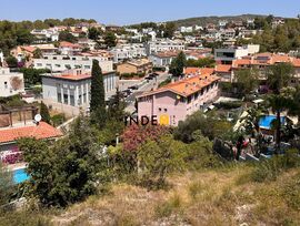 Bonita parcela esquinera en venta en la urbanización de Quint Mar de Sitges