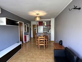 APARTAMENTO JUNTO AL CANAL Y A 10 MINUTOS DE LA PLAYA DE EMPURIABRAVA