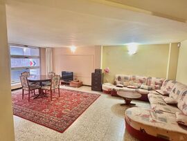 LOCAL COMERCIAL CON PISO EN ROSAS: OPORTUNIDAD DE INVERSIÓN