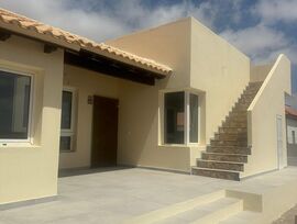 SE VENDE CHALET INDEPENDIENTE  EN TRIQUIVIJATE