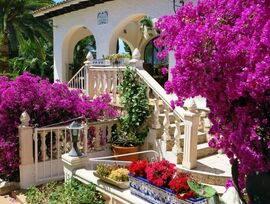 VILLA EN MORAIRA CON VISTAS AL MAR -ALICANTE