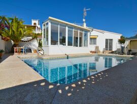 Chalet de 3 dormitorios en Calpe.