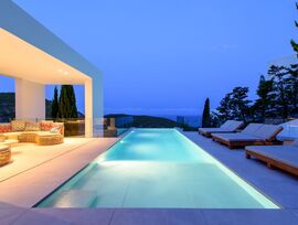 Espectacular villa moderna con vistas al mar