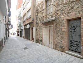 OPORTUNIDAD PISO EN ROSES EN MUY BUENA UBICACIÓN A 1 MINUTO DE LA PLAYA. VISTAS LATERALES AL MAR