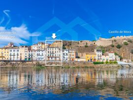 Chalet histórico junto al río en Mora d´Ebre