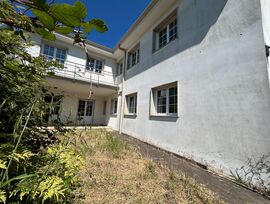 CHALET INDEPENDIENTE GRANDE CON PARCELA CERCANO A SANTIAGO