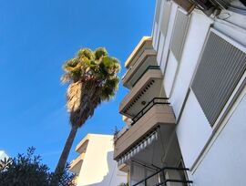 COMODA PLANTA BAJA A POCOS METROS DE LA PLAYA LEVANTE DE SALOU EN EDIFICIO Y ZONA MUY TRANQUILA.