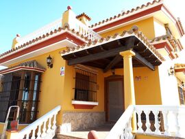 (REF. CH236) HOUSE FRONT BEACH IN CHIPIONA. LA LAGUNA AREA.