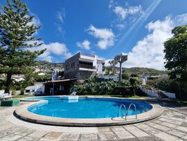 Excepcional parcela con varias casas