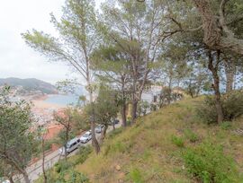 TERRENO CON VISTAS AL MAR EN UN LUGAR ÚNICO DE TOSSA DE MAR