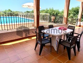 CASA DE CAMPO CON TERRENO CULTIVADO!