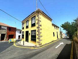 Preciosa casa canaria con jardín en el centro de Tacoronte