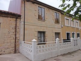CASA CON PATIO EN REGUMIEL DE LA SIERRA - BURGOS