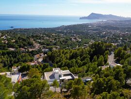 Impresionante villa de lujo con piscina infinita y fantásticas vistas panorámicas al mar y a la costa en Sierra de Altea