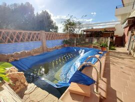 Casa adosada a solo 5 minutos en coche del centro y las playas de Almuñecar