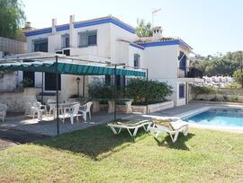 Ref. 946: Chalet en Urb. El Capricho - Los Pinos