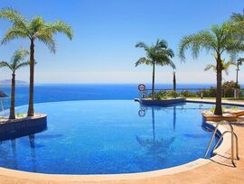 Grande casa Semi- Adosado en Fuentes de Almuñecar