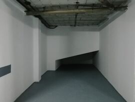 Garaje cerrado de 23m2 en el centro de Roses