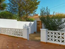 Casa de pueblo reformada con un bonito patio en Sant Jaume dels Domenys