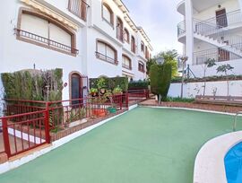 Casa adosada con piscina comunitaria a pocos pasos de la playa en Torredembarra