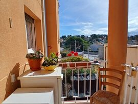 PISO LUMINOSO DE 2 HABITACIONES  CON TERRAZA EN SEGUR DE CALAFELL