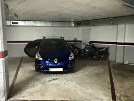 AMPLIA PLAZA DE PARKING CON TRASTERO