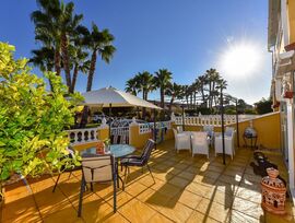 ¡Descubre tu oasis de tranquilidad en este encantador adosado dúplex!