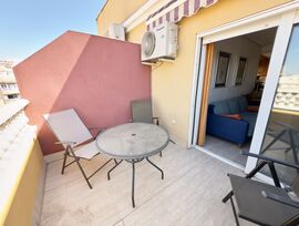 ENCANTADOR ATICO CON TERRAZA AMPLIA