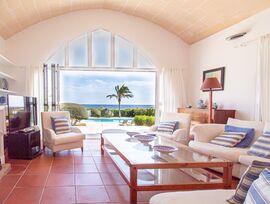 CHALET EN PRIMERA LINEA DEL MAR