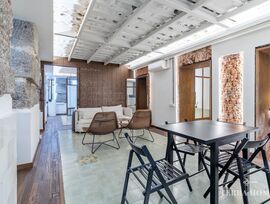 Encantador Piso Reformado con Estilo Rústico en el Prestigioso Barrio de Justicia