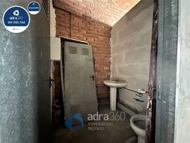 Se Vende Local en Piqueras