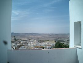 CASA ADOSADA CENTRICA C/ PUERTA DE JEREZ