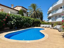 Exclusiva casa con amarre privado en primera línea de mar y canal en Empuriabrava