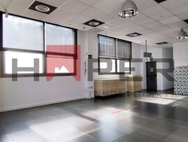 Edificio de oficinas en alquiler