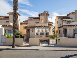 Acogedora villa en venta en la urbanización El Raso, Guardamar del Segura