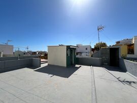 Casa terrera con patio y jardín en Los LLanos de Aridane