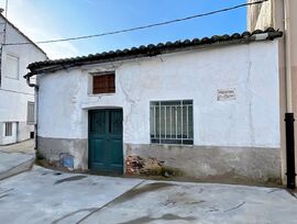 Casa en el pueblo de Riolobos (Cáceres)