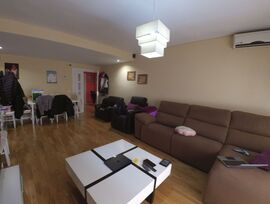 ESTUPENDO CHALET EN VENTA ZONA FIESTA DEL ÁRBOL