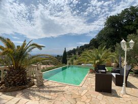 Propiedad de lujo en venta con una vista espectacular a la bahía de Roses  Mas Fumat.