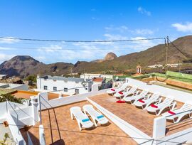 Hostal con 12 habitaciones en una encantadora ubicación en el sur de la isla