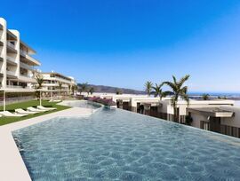 VENDE PRECIOSO ÁTICO CON INMENSA TERRAZA  con excelentes vistas al mar y campo de golf.