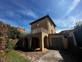 Chalet independiente en Viana