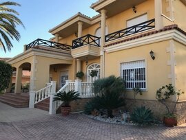 Villa en Elche