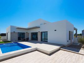 Villa en Daya Nueva