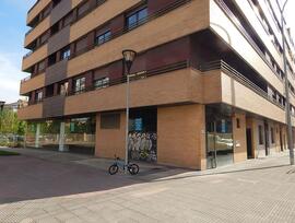 Unidad comercial en Pamplona - Iruña