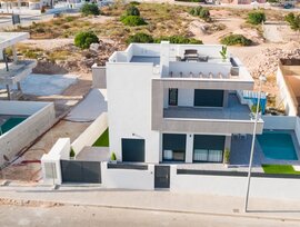 Villa en Los Montesinos