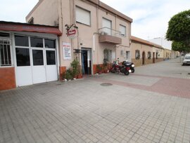 Unidad comercial en El Ejido