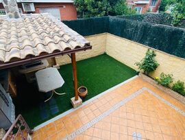 Villa en Velilla de San Antonio